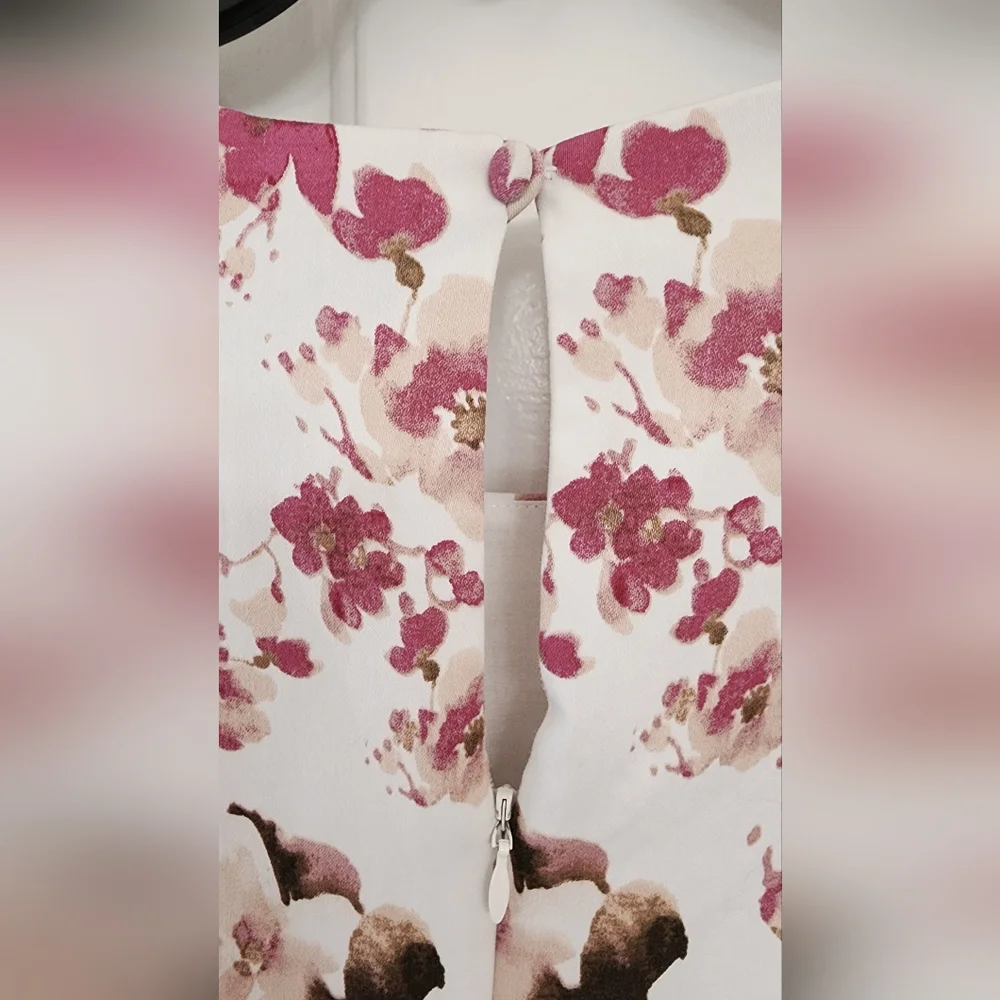 White House Black Market Floral Sleeveless Dress, lined & with pockets! - Picture 6 of 6
